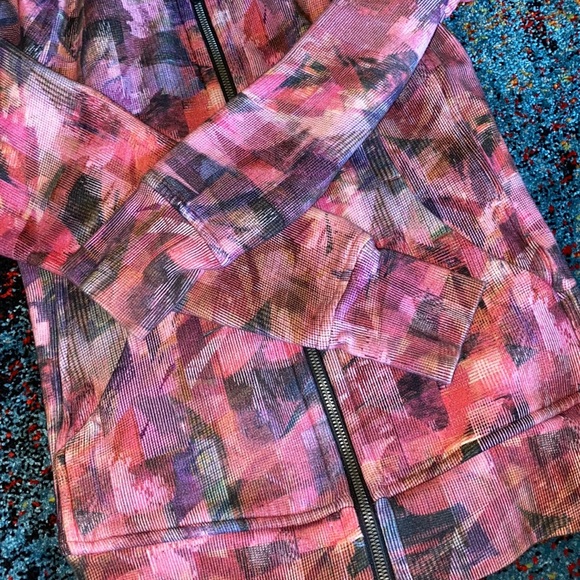 Lululemon jacket - Picture 2 of 9